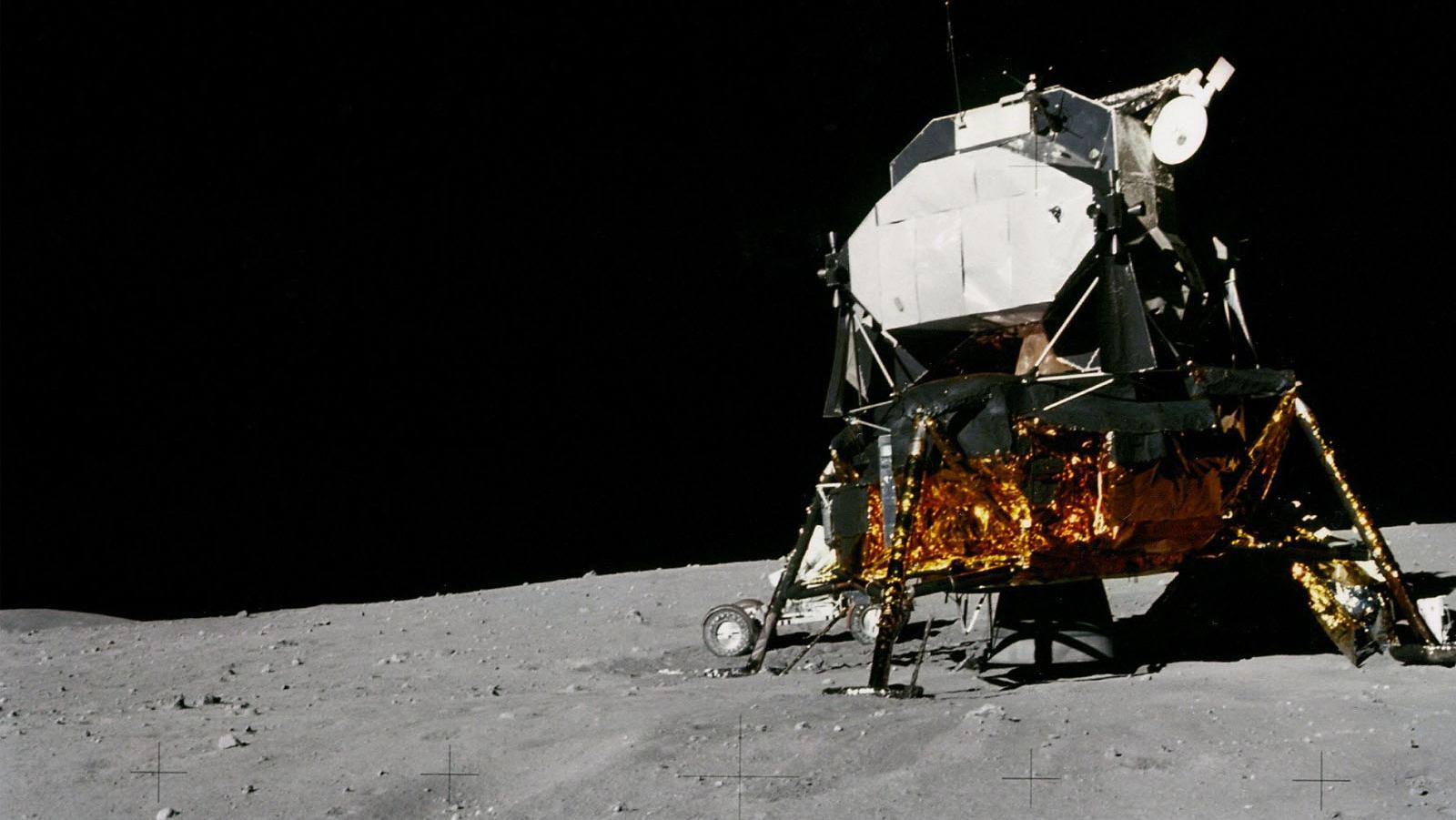75-apollo-16-lunar-module.jpg